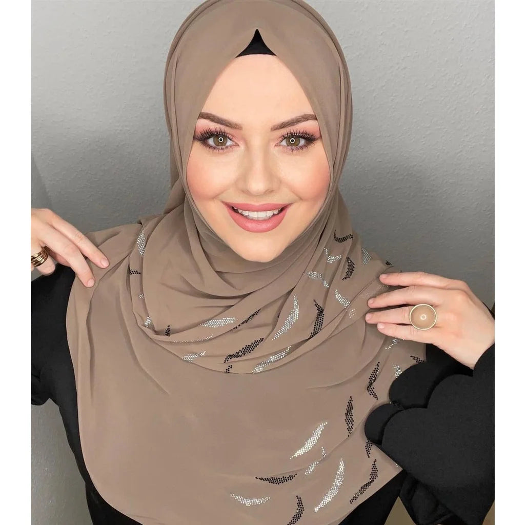 حجاب شيفون فاخر بالترتر والكريستال — إطلالة مميزة للمناسبات