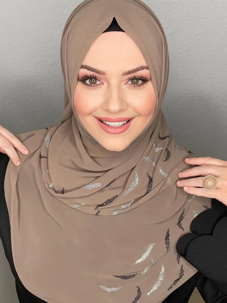 حجاب شيفون فاخر بالترتر والكريستال — إطلالة مميزة للمناسبات