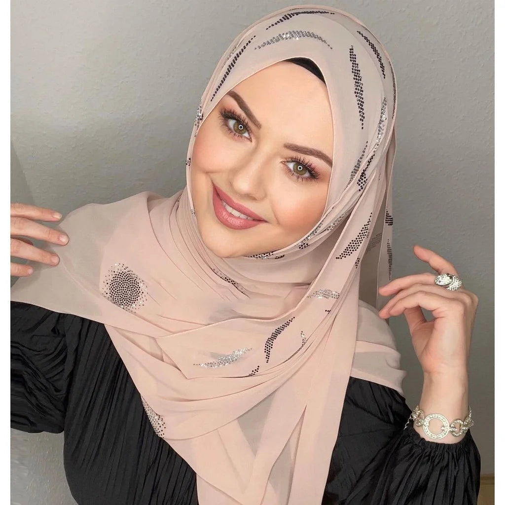 حجاب شيفون فاخر بالترتر والكريستال — إطلالة مميزة للمناسبات
