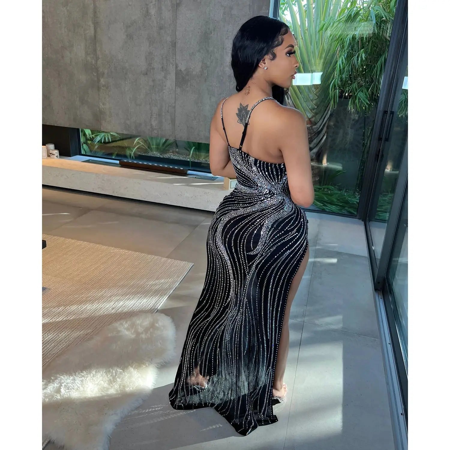 Luxe Black Crystal Maxi Dress
Chic Sparkle Mesh Maxi Dress